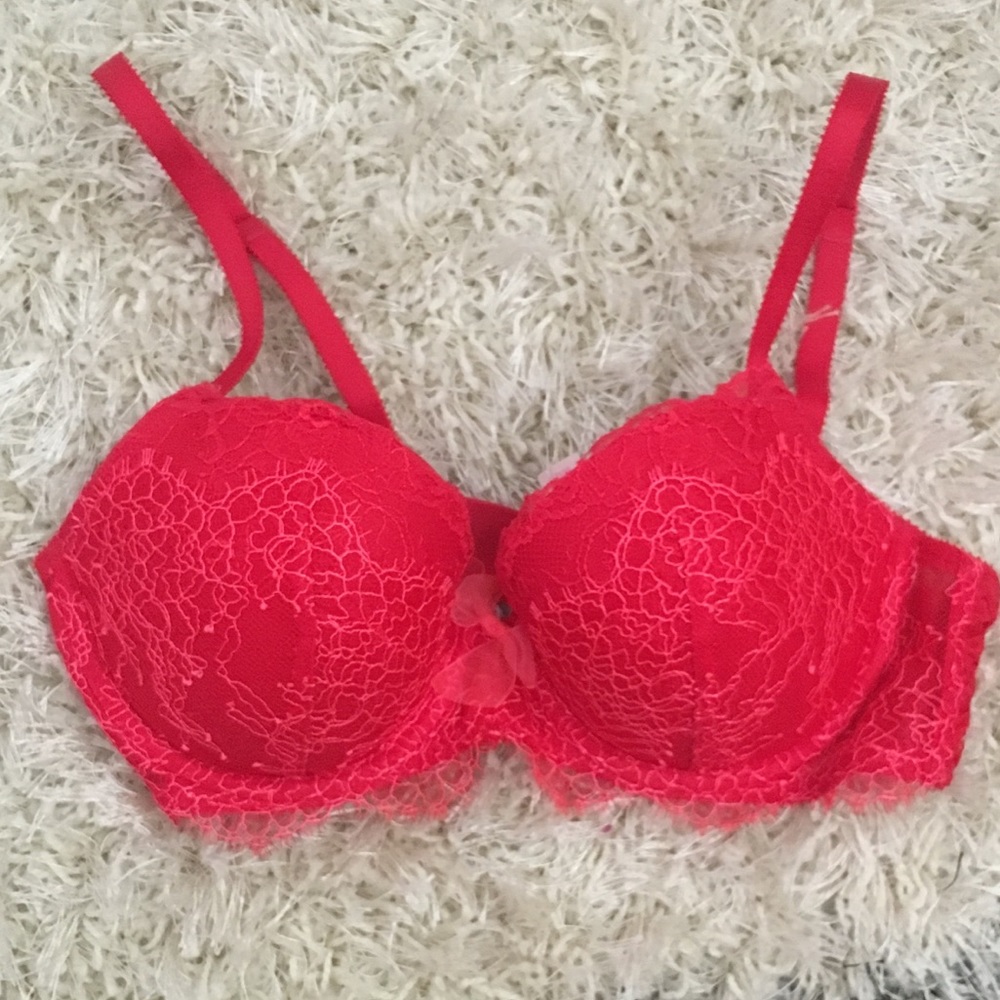 Victoria’s Secret Dream Angels red bra